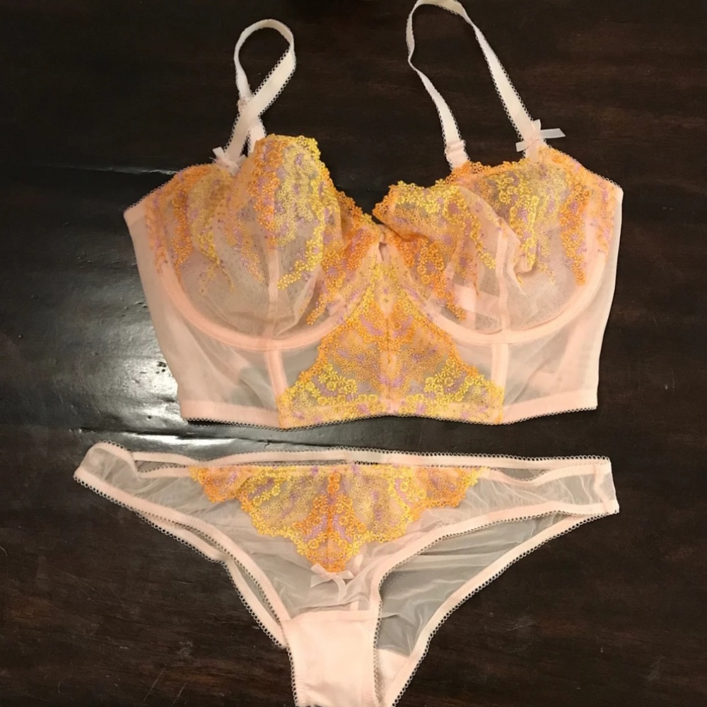 Victoria Secret Bra Set